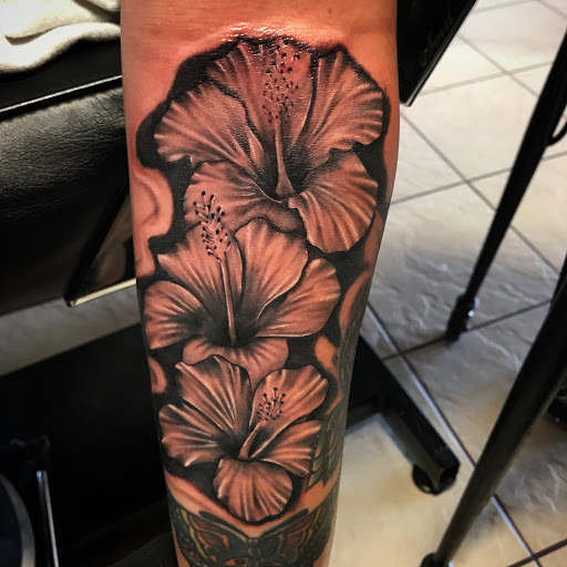 Tattoo Shop «The Plug Tattoo & Piercing, Inc.», reviews and photos, 12592 San Pablo Ave, Richmond, CA 94805, USA