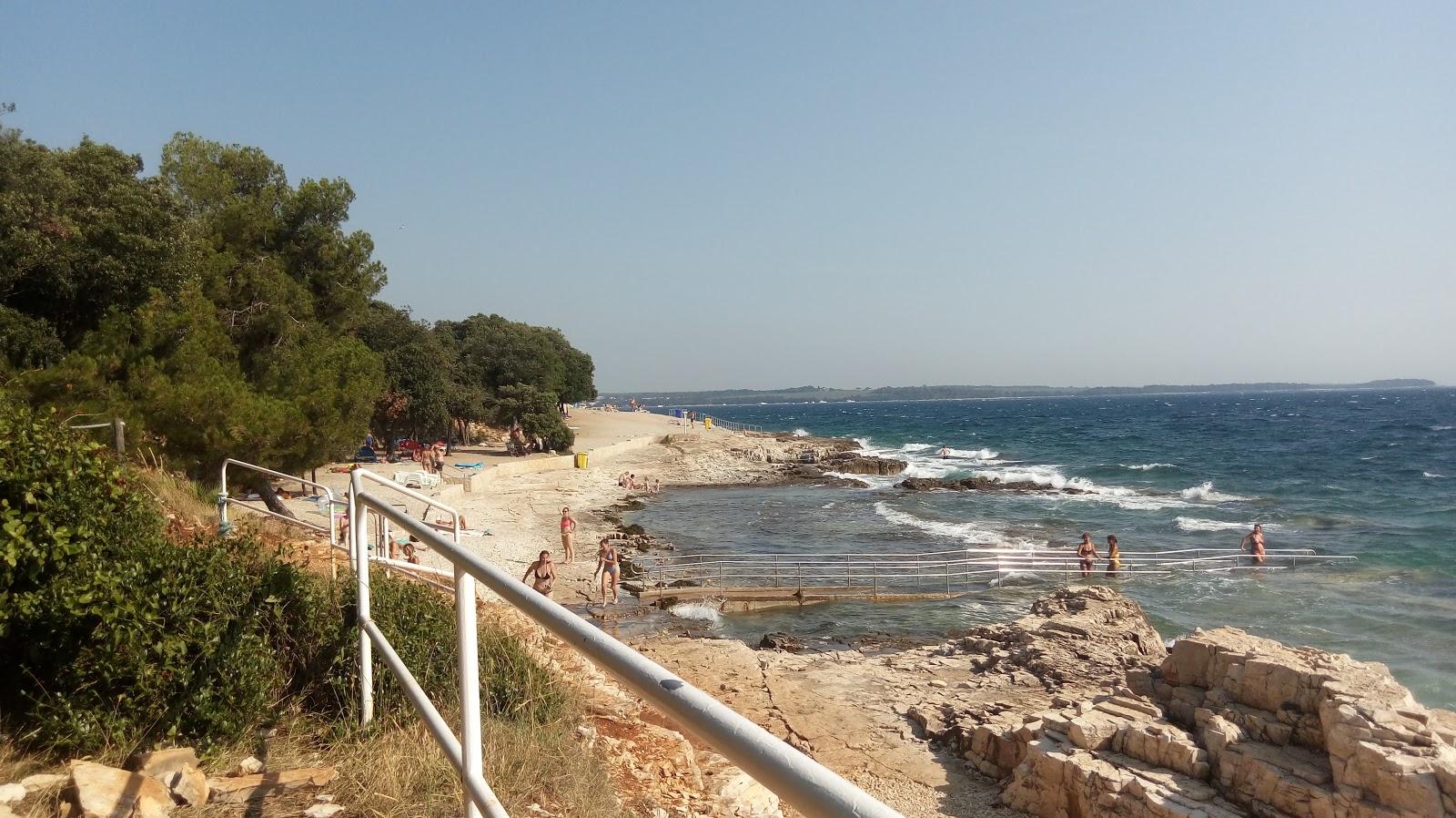 Photo of Lanterna II beach and the settlement