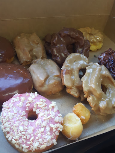 Donut Shop «Rainbow Donuts Cafe & Deli», reviews and photos, 3831 E Thunderbird Rd, Phoenix, AZ 85032, USA