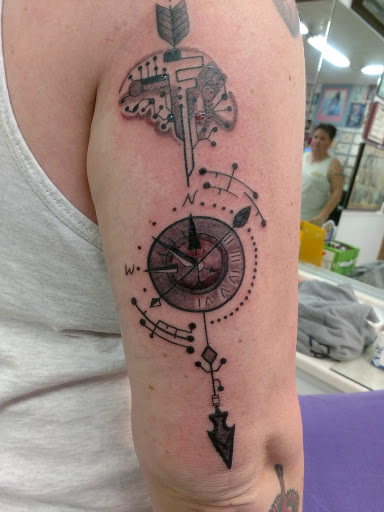 Tattoo Shop «Acme Tattoo Co Inc», reviews and photos, 1045 Arcade St, St Paul, MN 55106, USA