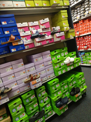 Shoe Store «Rack Room Shoes», reviews and photos, 3017 Market Center Drive, Morrisville, NC 27560, USA