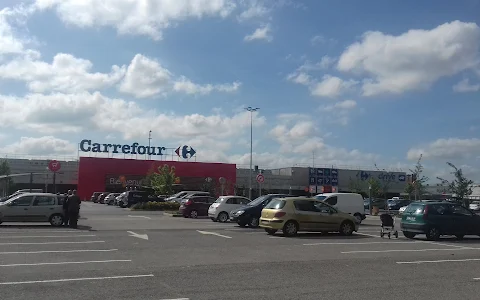 Centre commercial Carrefour Amiens image