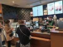 Atmosphère du Restaurant servant le petit-déjeuner Starbucks à Paris - n°2