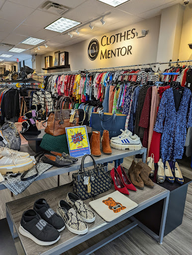 Used Clothing Store «Clothes Mentor», reviews and photos, 306 Oyster Point Rd, Newport News, VA 23602, USA