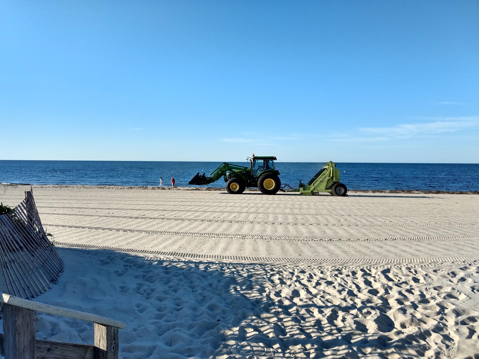 Foto von Bass River Beach mit lange, gerade küste
