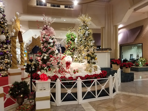 Shopping Mall «Laguna Hills Mall», reviews and photos, 24155 Laguna Hills Mall, Laguna Hills, CA 92653, USA