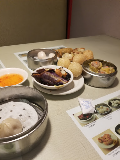 Shopping Mall «Orchard Mall Shopping Center», reviews and photos, 6337 Orchard Lake Rd, West Bloomfield Township, MI 48322, USA