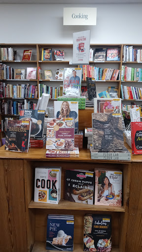 Book Store «Half Price Books», reviews and photos, 1321 SE Everett Mall Way, Everett, WA 98208, USA