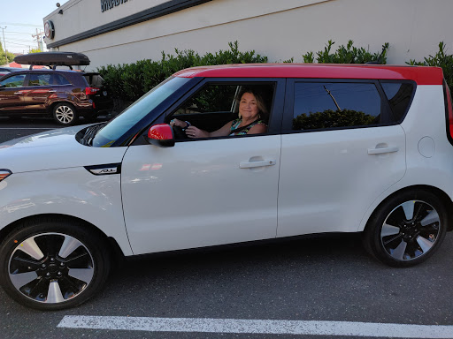 Kia Dealer «Kia of Portland», reviews and photos, 307 NE Broadway St, Portland, OR 97232, USA