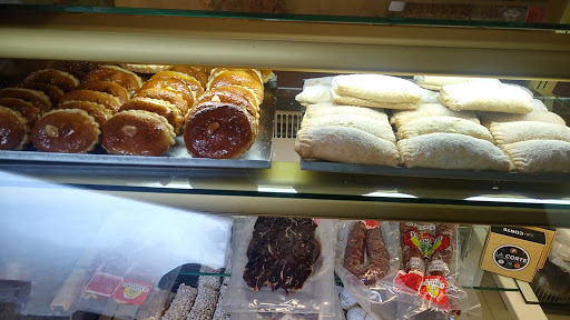 Confitería Suspiros del Nalón en Campo de Caso, Asturias