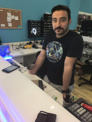 Phone Repair Service «Cell Doc - Freehold Raceway Mall Phone Repair», reviews and photos, 3710 U.S. 9, Freehold, NJ 07728, USA