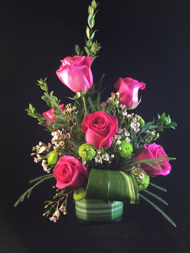 Florist «Back to the Fuchsia - A Flower Shop», reviews and photos, 439 Butler St, Saugatuck, MI 49453, USA