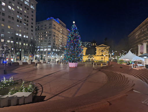 Park «Director Park», reviews and photos, 815 SW Park Ave, Portland, OR 97205, USA