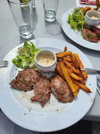 Plats et boissons du Restaurant La guinguette de l allée des soupirs à Vallon-en-Sully - n°2