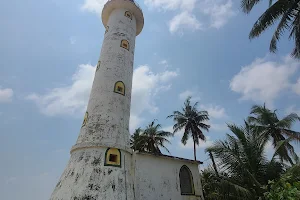Oluvil Lighthouse image