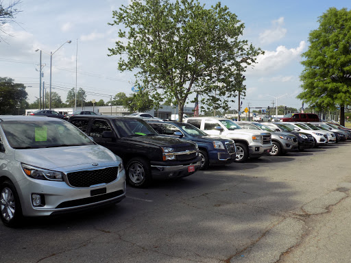 Used Car Dealer «Pre-Owned Car & Truck Liquidation Center», reviews and photos, 1510 S Military Hwy, Chesapeake, VA 23320, USA