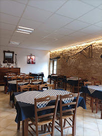 Atmosphère du Restaurant français Auberge le Colombier à La Roque-Gageac - n°7
