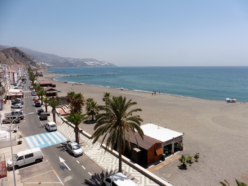 Foto van La MamoLa beach met hoog niveau van netheid