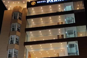Hotel Paras Heights image