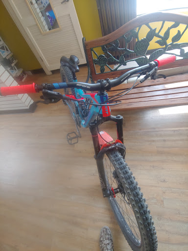 Bicycle Store «Competitive Edge Cyclery», reviews and photos, 9889 E Foothill Blvd, Rancho Cucamonga, CA 91730, USA