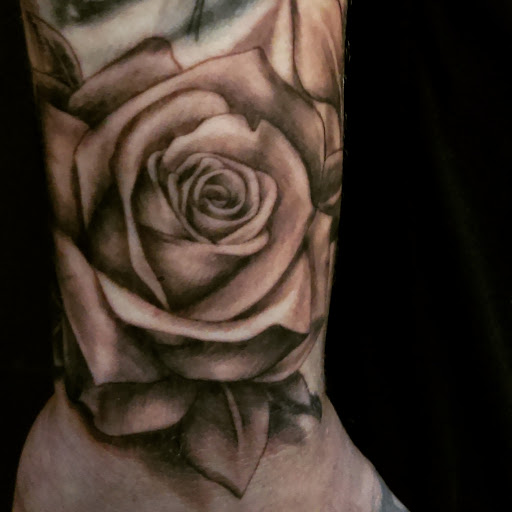 Tattoo Shop «Ink & Iron Custom Tattoo Studio», reviews and photos, 3700 N Cicero Ave, Chicago, IL 60641, USA