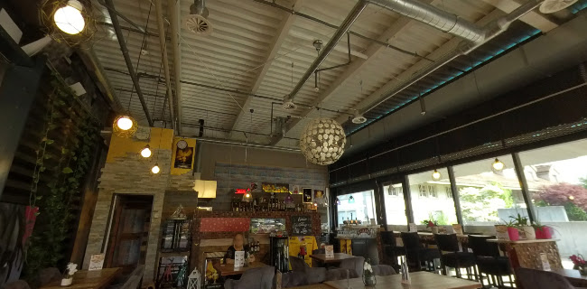 Phoenix Bistro - Café