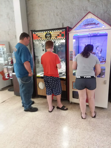 Shopping Mall «Claypool Hill Mall Shopping Center», reviews and photos, 1051 Claypool Hill Mall Rd, Cedar Bluff, VA 24609, USA