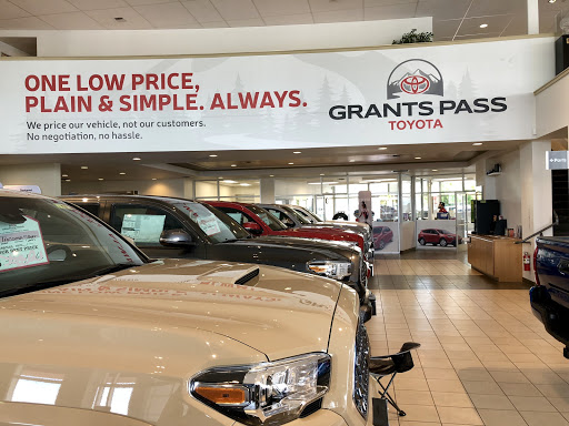 Car Dealer «Grants Pass Toyota», reviews and photos, 375 Redwood Hwy, Grants Pass, OR 97527, USA