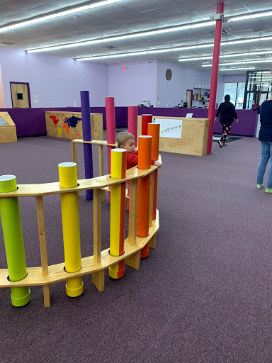 Shopping Mall «Cary Village Square Shopping Center», reviews and photos, 657 Cary Towne Blvd, Cary, NC 27511, USA