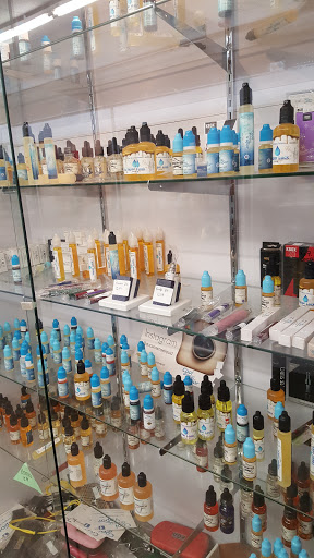 Outlet Mall «Finders Keepers Traders Outlet Mall», reviews and photos, 740-784 Chelsa Dr, Madisonville, KY 42431, USA