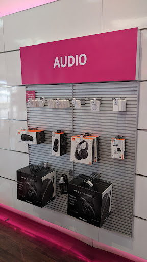 Cell Phone Store «T-Mobile», reviews and photos, 6020 Merrill Rd, Jacksonville, FL 32277, USA