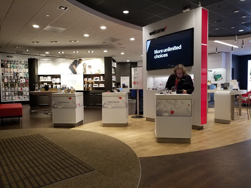 Cell Phone Store «Verizon», reviews and photos, 867 S 29th Ave #101, Bozeman, MT 59718, USA