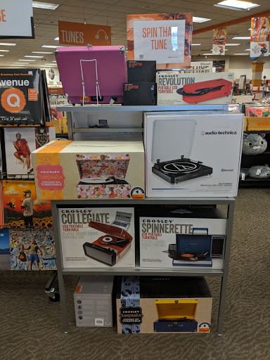 Used Book Store «2nd & Charles», reviews and photos, 2904 Prince William Pkwy, Woodbridge, VA 22192, USA