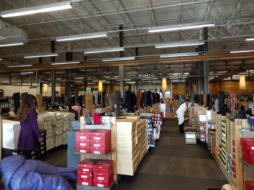 Shoe Store «DSW Designer Shoe Warehouse», reviews and photos, 2515 W 75th St, Naperville, IL 60540, USA