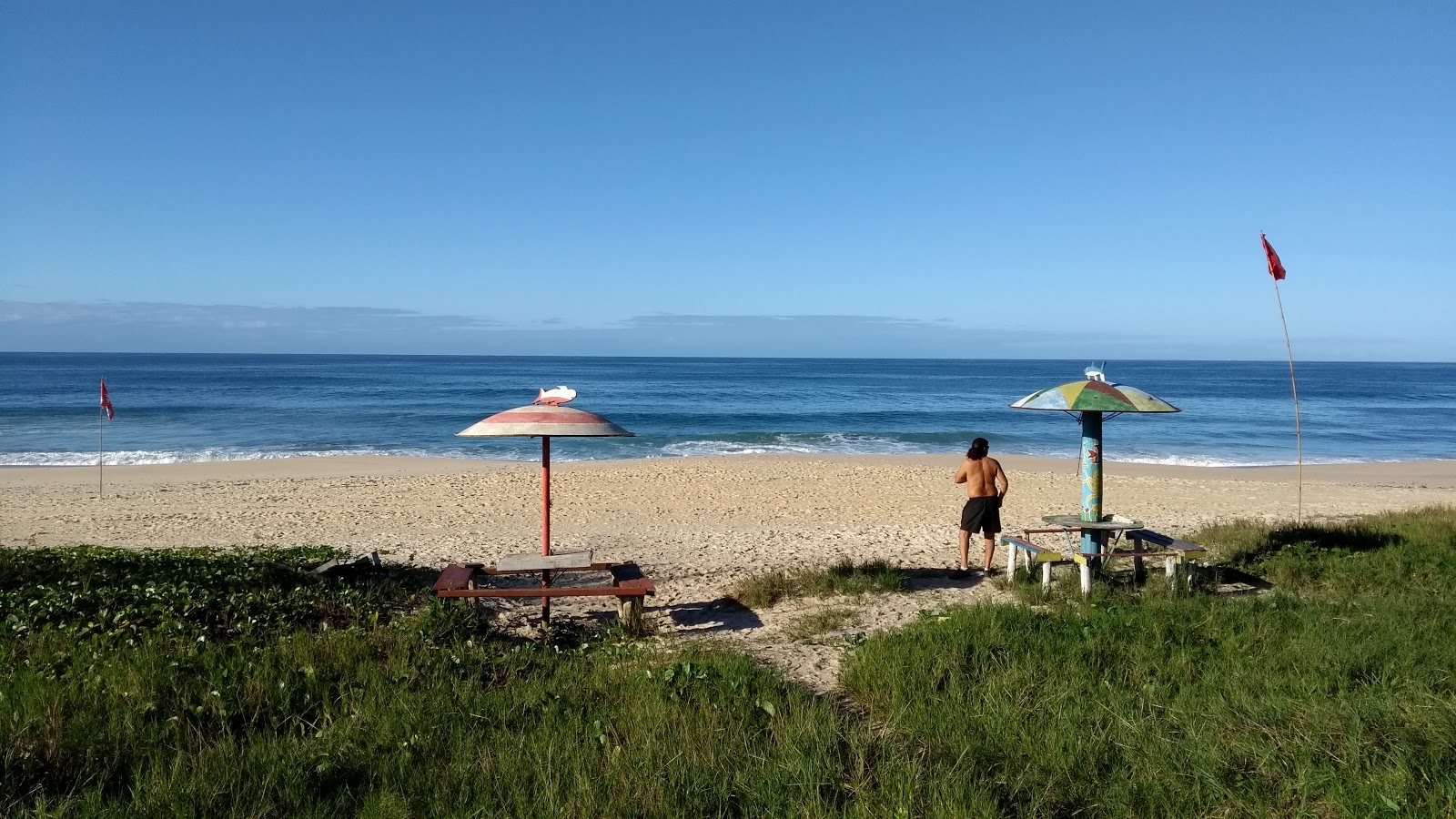 Foto van Praia da Sacristia met blauw puur water oppervlakte
