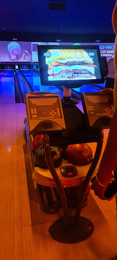 Bowling Alley «Bowlero Naperville», reviews and photos, 1515 Aurora Ave, Naperville, IL 60540, USA