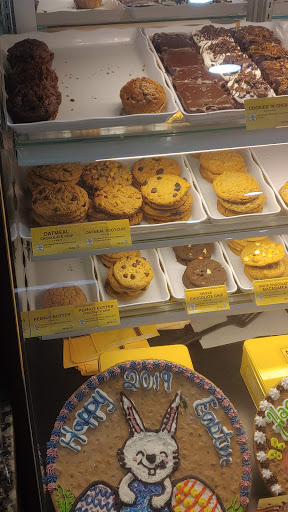 Dessert Shop «Nestle Toll House», reviews and photos, 5 E Greenway Plaza, Houston, TX 77046, USA