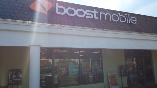 Cell Phone Store «Boost Mobile Store by Yakety Yak Wireless», reviews and photos, 9904 Old Baymeadows Rd, Jacksonville, FL 32256, USA