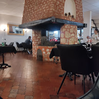Atmosphère du Restaurant français Restaurant La Bergerie 86340 à Nieuil-l'Espoir - n°10