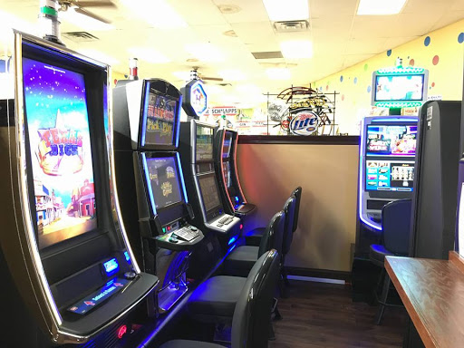 Liquor Store «Cigarette City Liquors», reviews and photos, 6250 Harlem Ave, Summit, IL 60501, USA