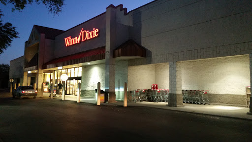Winn-Dixie, 12649 US-301, Dade City, FL 33525, USA, 