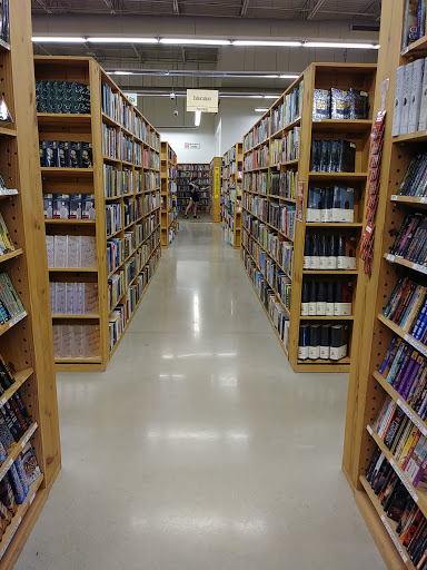 Book Store «Half Price Books», reviews and photos, 1075 E Golf Rd, Schaumburg, IL 60173, USA