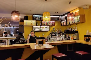 Long Island Restaurant Cocktailbar Cafe' image