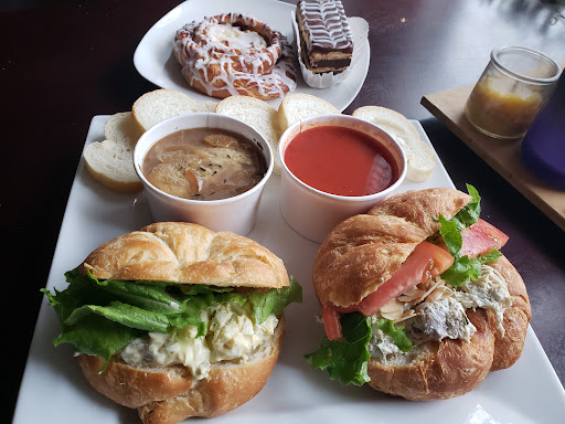 Restaurant «La Baguette French Bread and Pastry Shop», reviews and photos, 3088 Poplar Ave, Memphis, TN 38111, USA