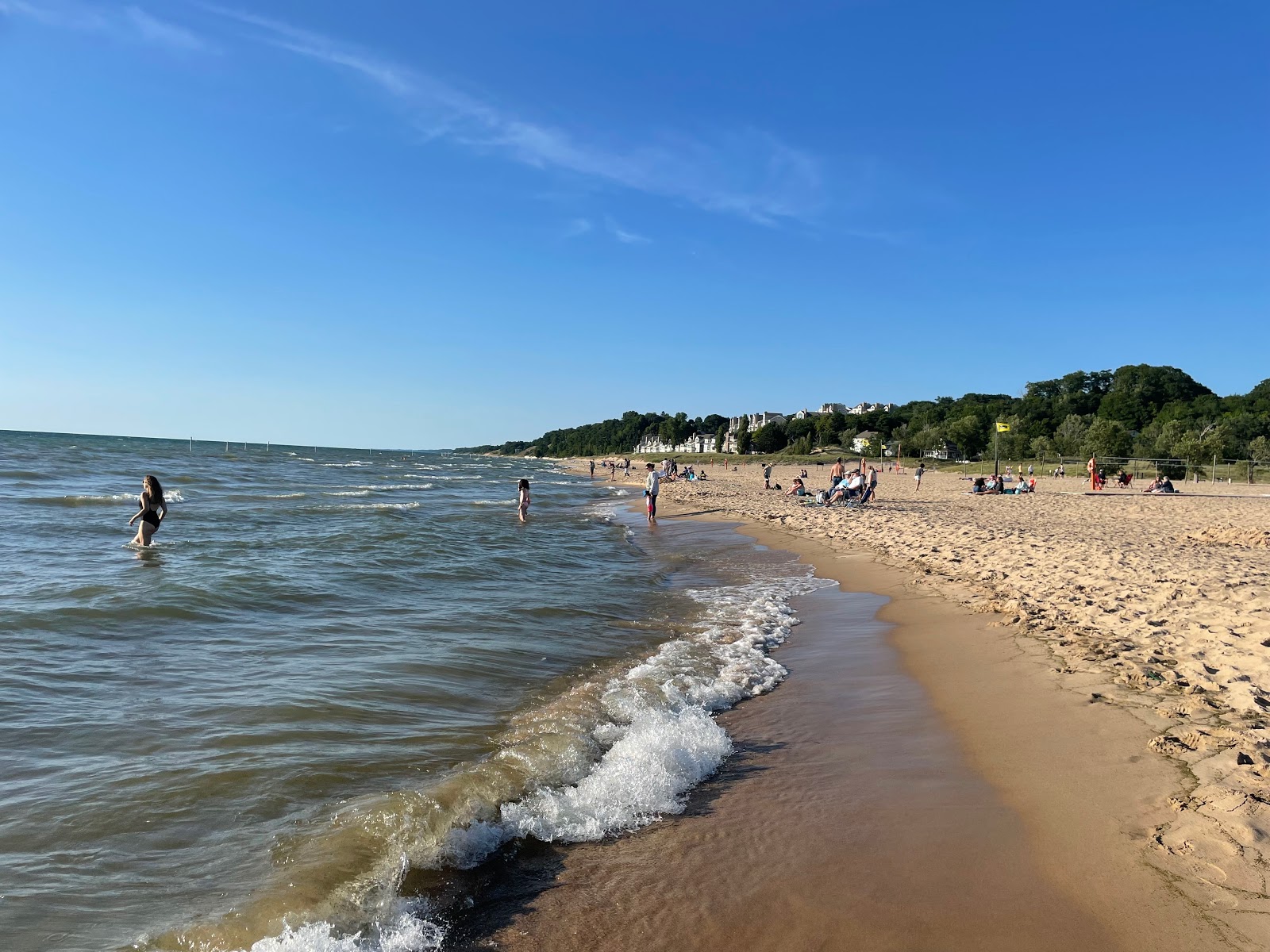 Foto de Ottawa Beach com areia bege superfície