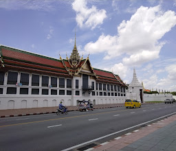 Deva Phithak Gate photo