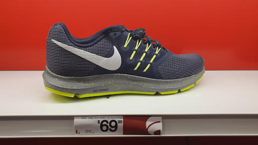 Shoe Store «Famous Footwear Outlet», reviews and photos, 3965 Eagan Outlets Pkwy, Eagan, MN 55122, USA