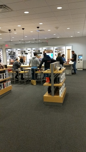 Cell Phone Store «Verizon», reviews and photos, 223 Indian Lake Blvd, Hendersonville, TN 37075, USA