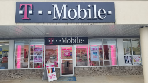 Cell Phone Store «T-Mobile», reviews and photos, 320 W Avalon Ave #5, Muscle Shoals, AL 35661, USA