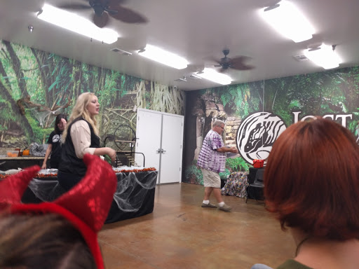 Pet Store «Lost Realms Pets», reviews and photos, 8059 N Cedar Ave, Fresno, CA 93720, USA